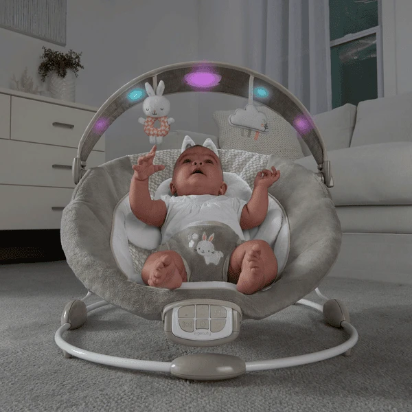 Ingenuity En Light En Bouncer™ - Twinkle Tails™ Wiegewippe - Imagen 2